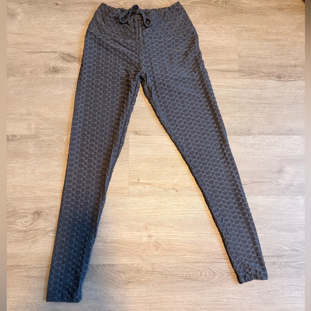 Hot Kiss Textured Gray Leggings